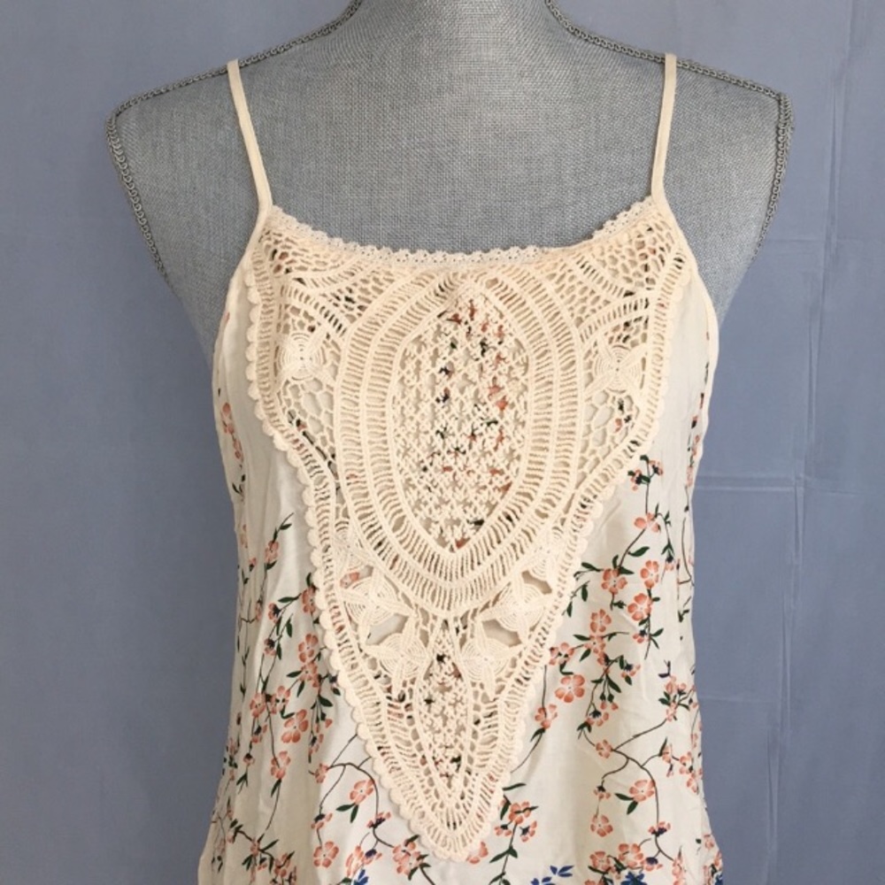 Last 1! Floral mini dress w crocheted detail small - Picture 2 of 6